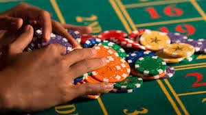 Fitur slot panda di kartu neon ungu
